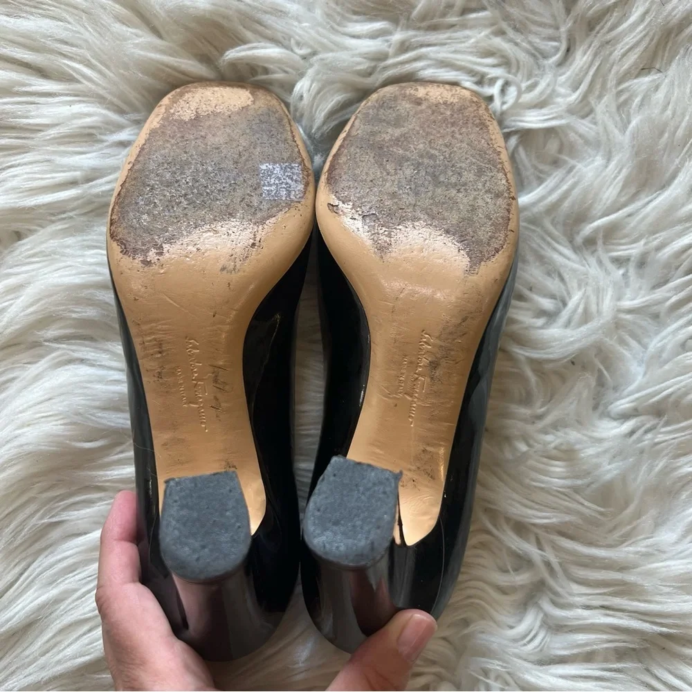 Salvatore Ferragamo Black Patent Leather Gold Logo Heels Women’s Size 6.5B - Picture 8 of 9